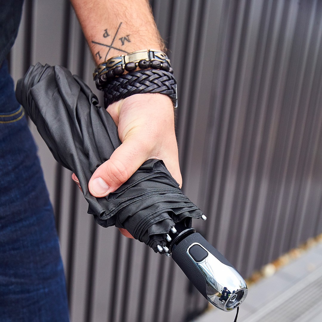 aoc-oversize-pocket-umbrella-fare--steel-black-5659_art_502_detail_2284.jpg