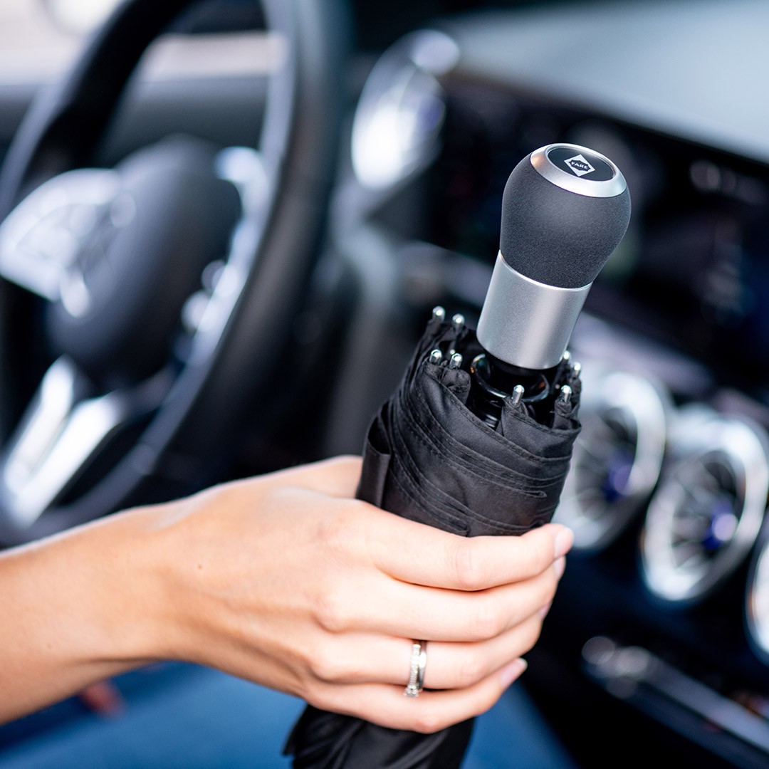 aoc-oversize-pocket-umbrella-fare--gearshift-black-5655_artfarbe_314_detail_5953.jpg