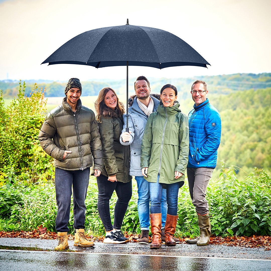 3xl-fibreglas-golf-umbrella-fare--doorman-navy-6485_artfarbe_557_detail_7628.jpg