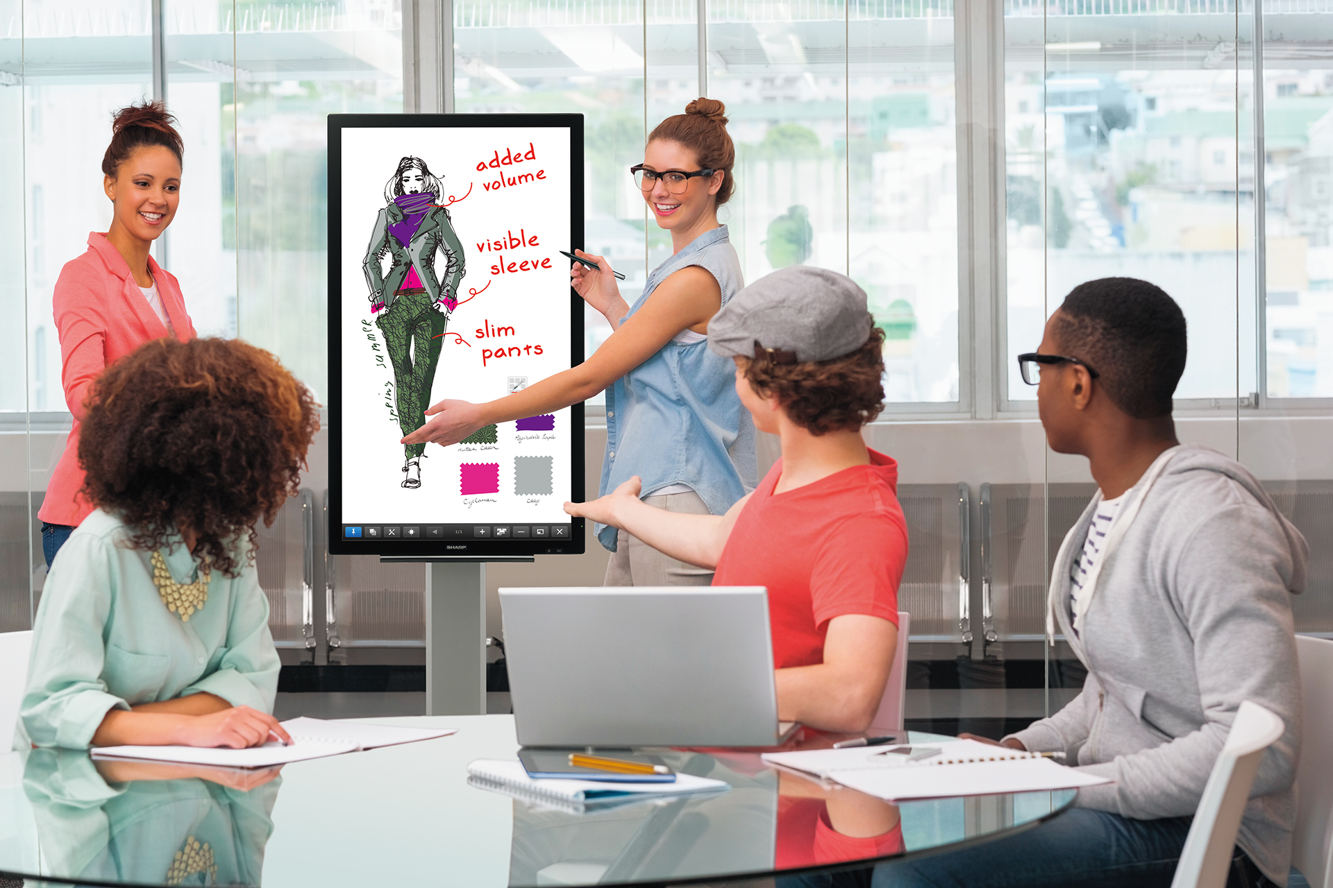 PN-40TC1_portrait_education2_s254334604